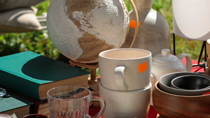 articles de vente de garage bien organiser pour les visiteurs