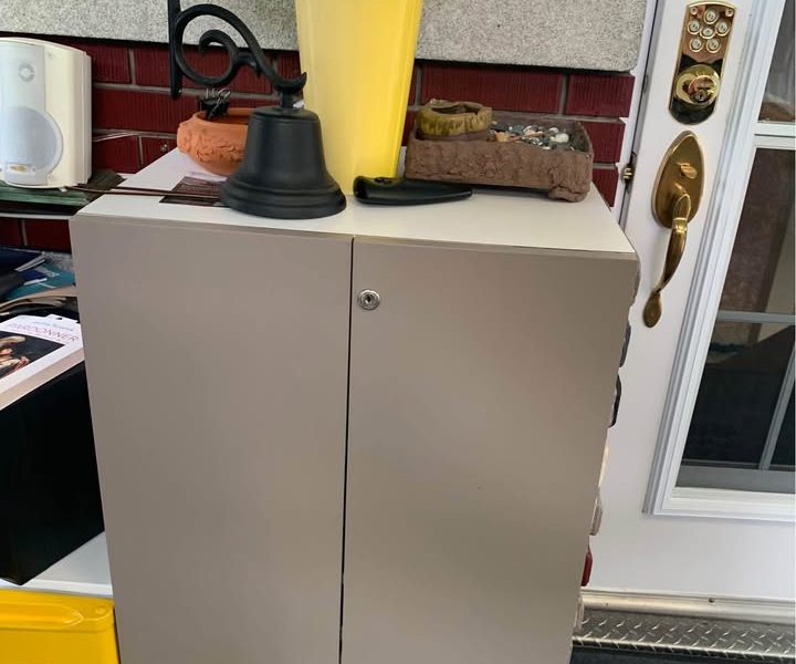 Grosse vente de garage : Vide maison