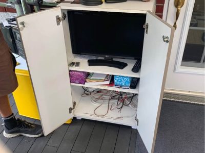 Grosse vente de garage : Vide maison