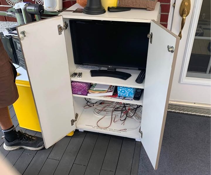 Grosse vente de garage : Vide maison