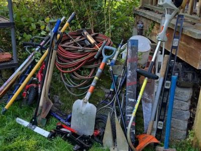 Vente de garage - Vide maison