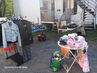 Vente de garage au marché aux puces