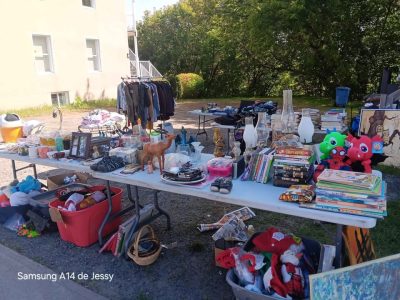 Vente de garage au marché aux puces