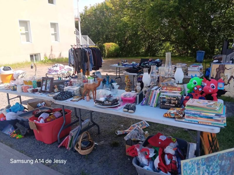 Vente de garage au marché aux puces
