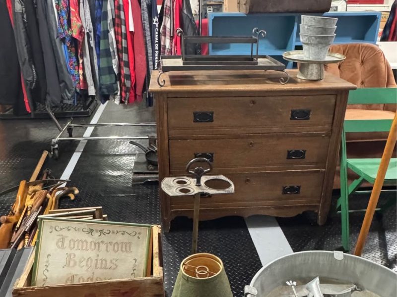 Vente de déménagement & antique