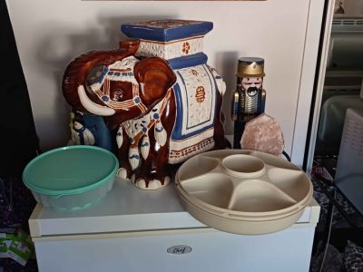 Grosse vente de garage dans la maison