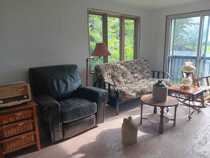 Vente débarras / garage : Maison complète à vider