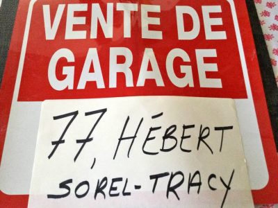 Vente de garage (intérieur du garage)