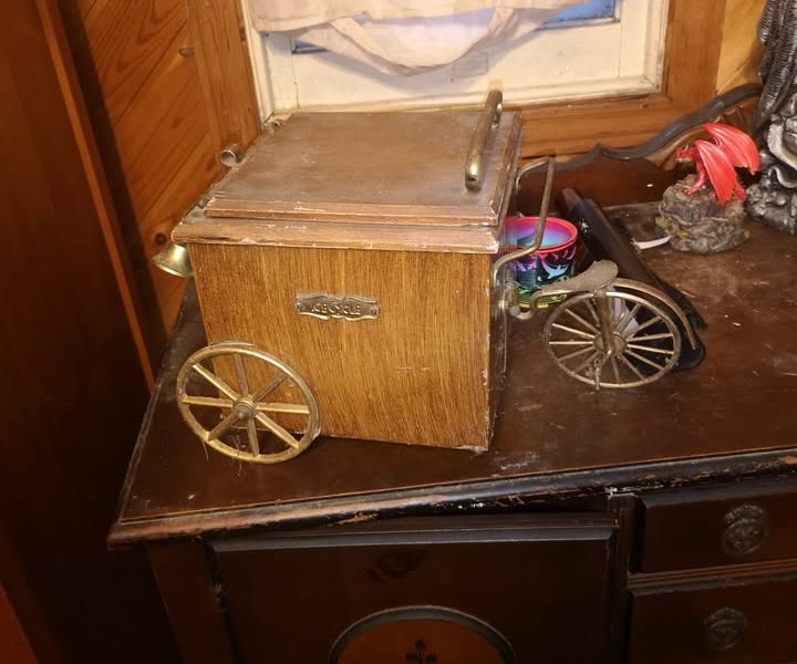 Vide maison. Accepte les dons volontaires (Val-Bélair)