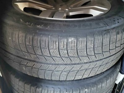 Mega vente de garage vide maison