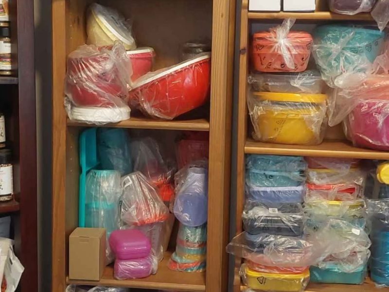 Vente de garage + Liquidation Tupperware neuf et du Épicure