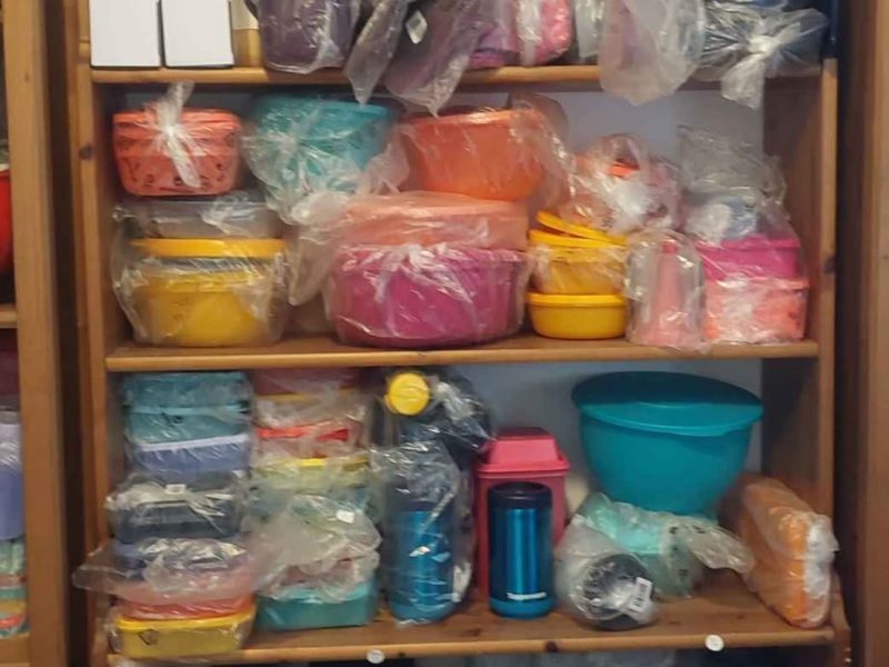 Vente de garage + Liquidation Tupperware neuf et du Épicure