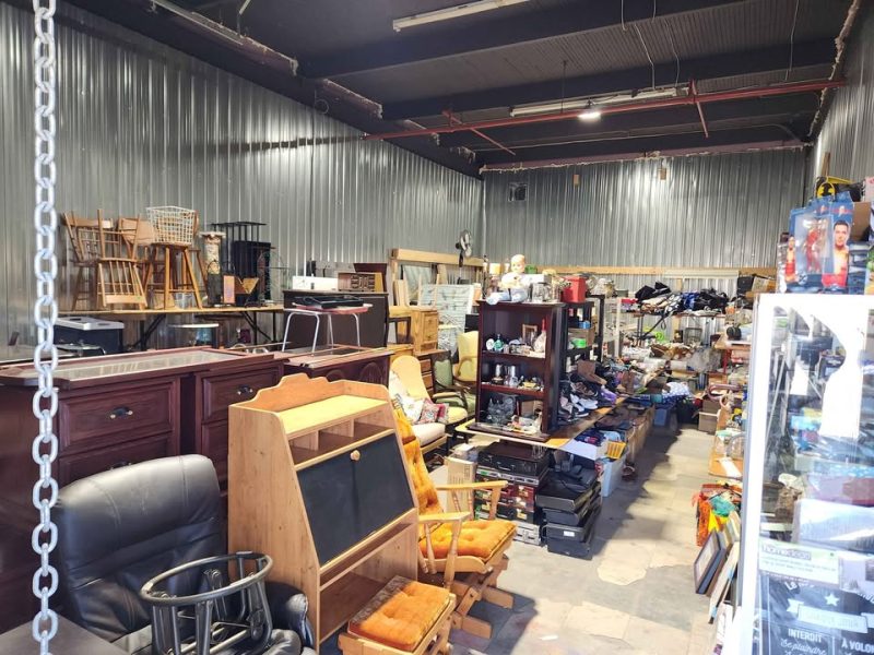 Vente de garage 🤑🤑rempli ton sac pour 10$