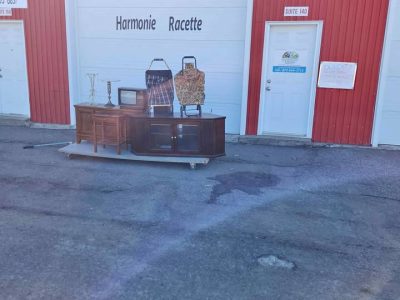 Vente de garage 🤑🤑rempli ton sac pour 10$