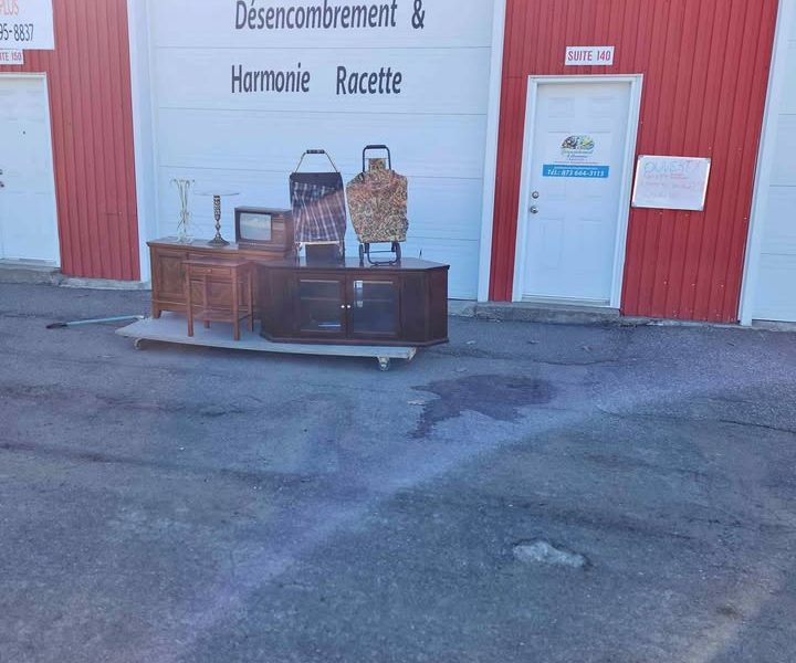 Vente de garage 🤑🤑rempli ton sac pour 10$