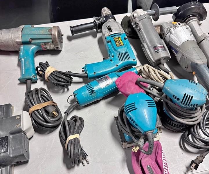 Vente de garage - Warwick