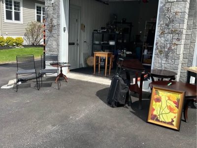 Vente de Garage intérieur 22-23-24 mai ( 9 hres/ 4 hres)