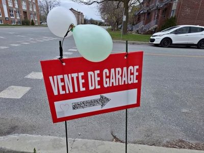 Vente garage venez nombreux encourager mes filles