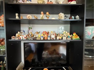 Vente de succession : Antiquités & plus de 700 morceaux divers de vaisselle et + + +