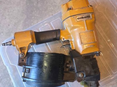 Grosse vente de garage intérieur