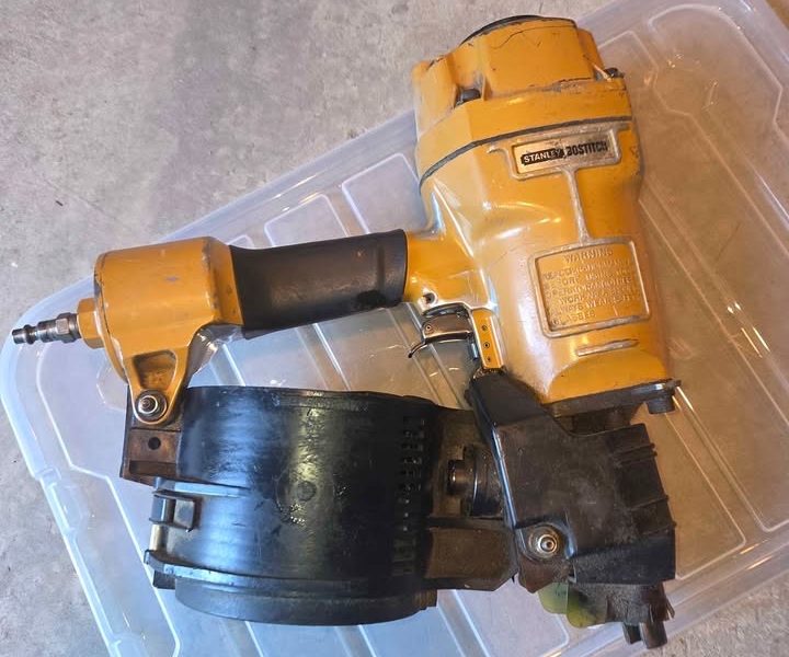 Grosse vente de garage intérieur