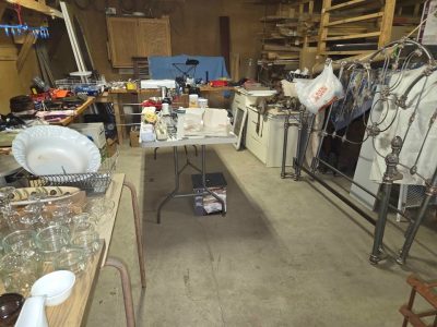 Grosse vente de garage intérieur