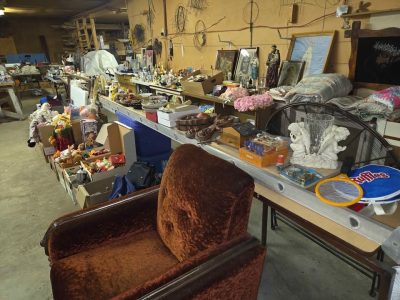 Grosse vente de garage intérieur