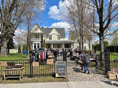 Grande vente de garage - 11845 rue Norwood Mtl H3L 3H6