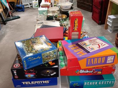 Vente de garage - Dans la garage - 5, 6 & 7 juin