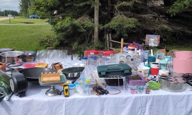 Grosse vente de Garage plusieurs familles - 27 juin