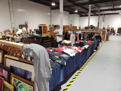 Vente de garage interieur marché harmonie à Trois-Rivières
