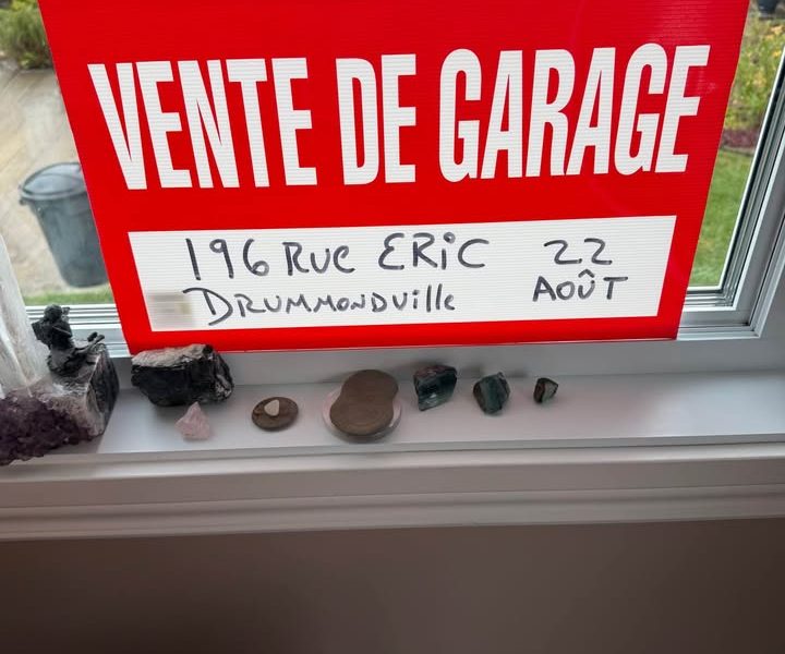 Vente de garage 22 août 2026 à Drummondville. Très bon prix!