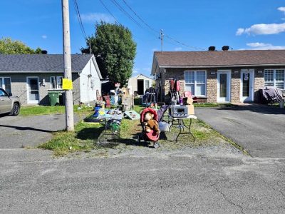 Grande vente de garage à Drummondville