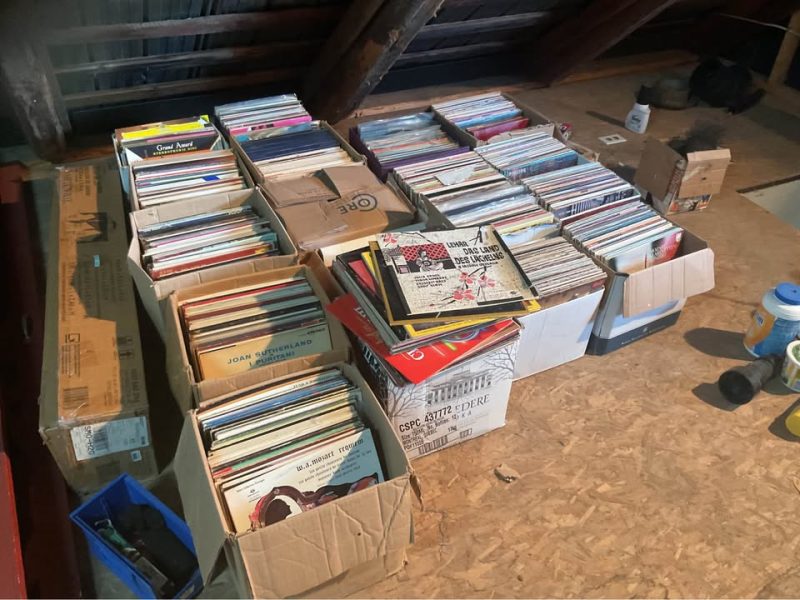 Grosse vente garage intérieur à Louiseville