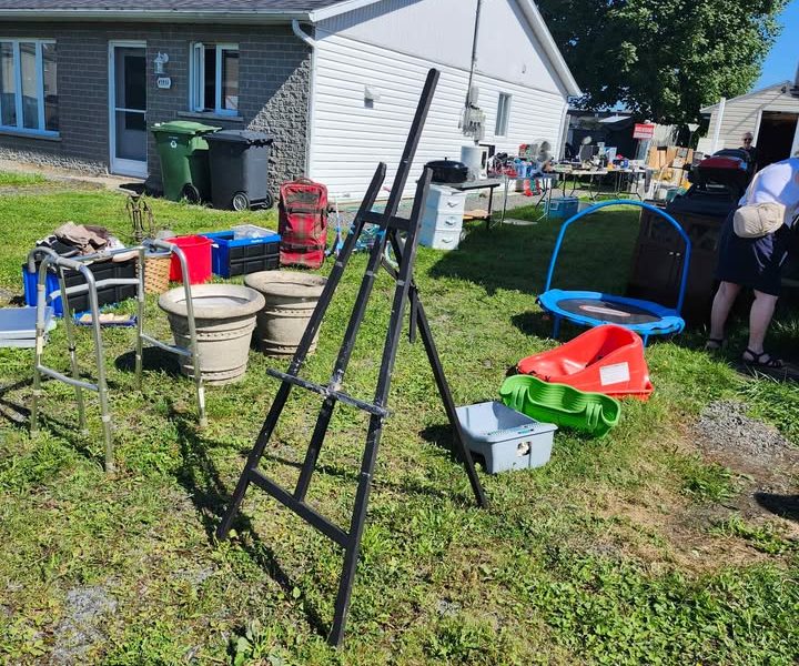Grande vente de garage à Drummondville
