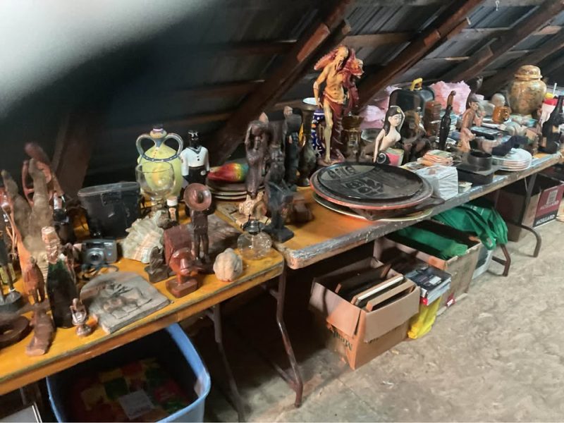Grosse vente garage intérieur à Louiseville