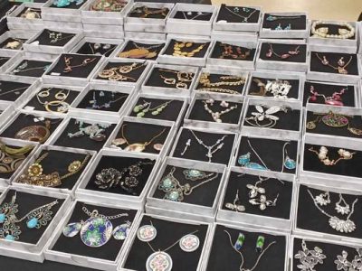 Méga giga vente de garage intérieure à Gatineau
