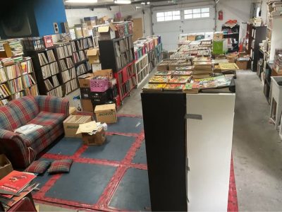Grosse vente garage intérieur à Louiseville
