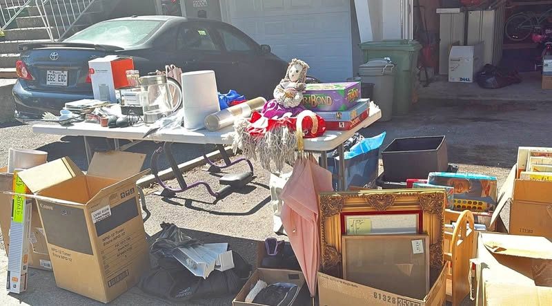 Garage sale!!! Vente de garage à Montréal