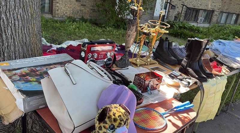 Méga vente de garage , neuf et usagée à Montréal