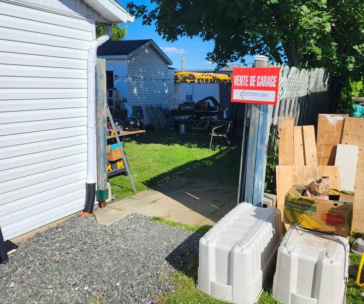 Grande vente de garage à Drummondville