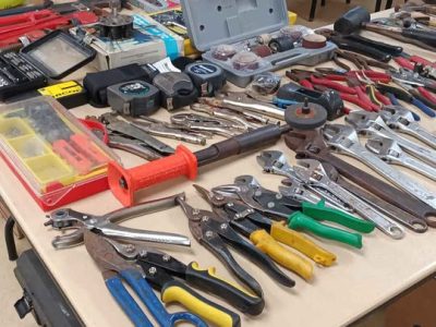 Méga giga vente de garage intérieure à Gatineau