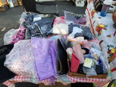 GARAGE SALE IN MONTREAL NORTH/VENTE DE GARAGE A MONTREAL NORD