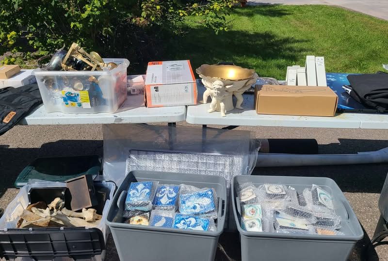 VENTE DE GARAGE/GARAGE SALE à Mirabel