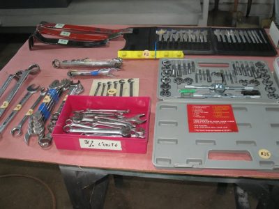 Vente de garage à Trois-Rives