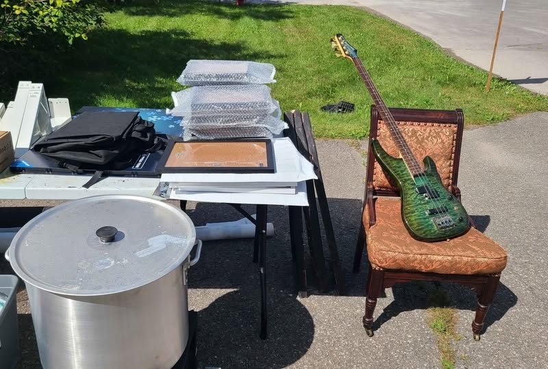 VENTE DE GARAGE/GARAGE SALE à Mirabel