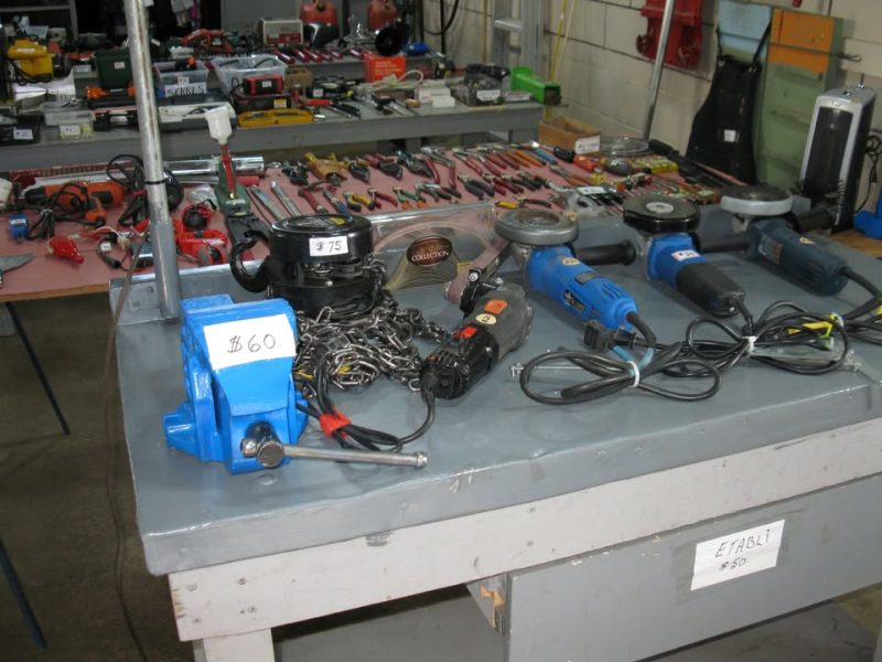 Vente de garage à Trois-Rives
