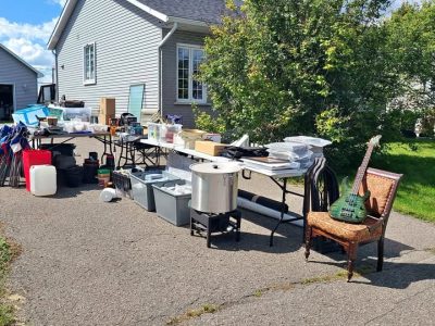 VENTE DE GARAGE/GARAGE SALE à Mirabel